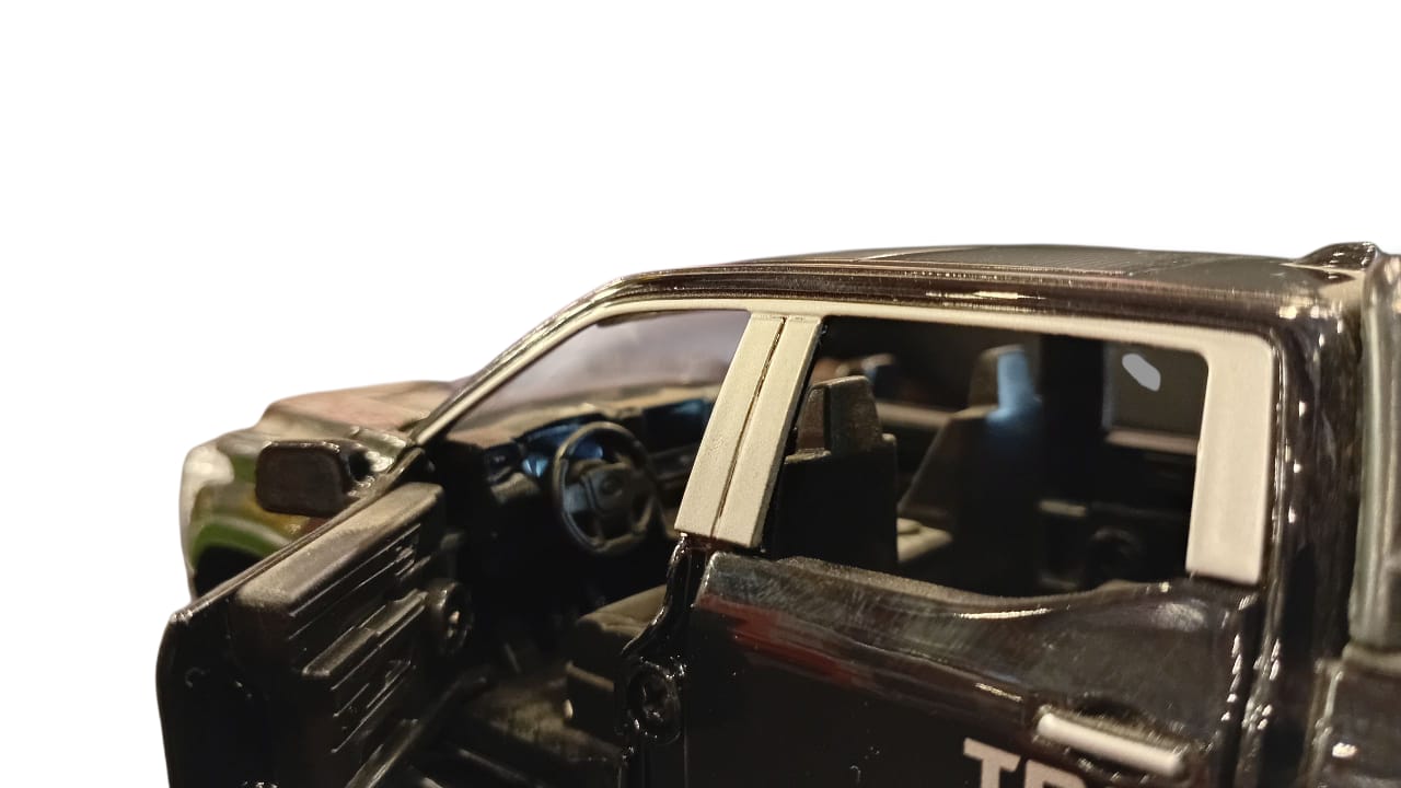 1:32 Toyota Tundra TRD Die-Cast Model.