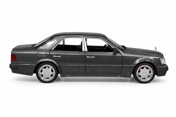 Mercedes-Benz E500 AMG-Scale 1:28
