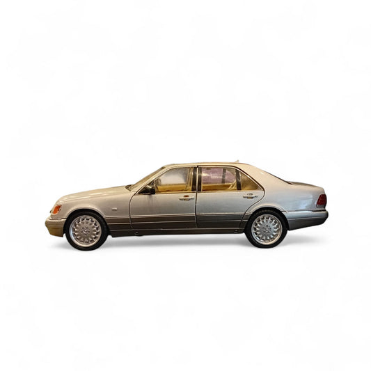 1:24 Mercedes-Benz S320 (W140) S-Class sedan.